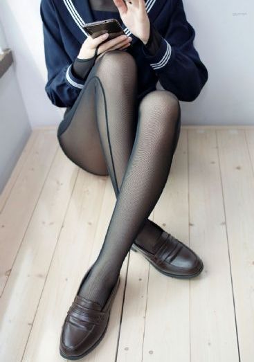 美女被两个黑鬼前后夹击_4K高清电影在线