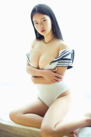 男生一边吃胸一边摸屁股视频_高清完整视频观看